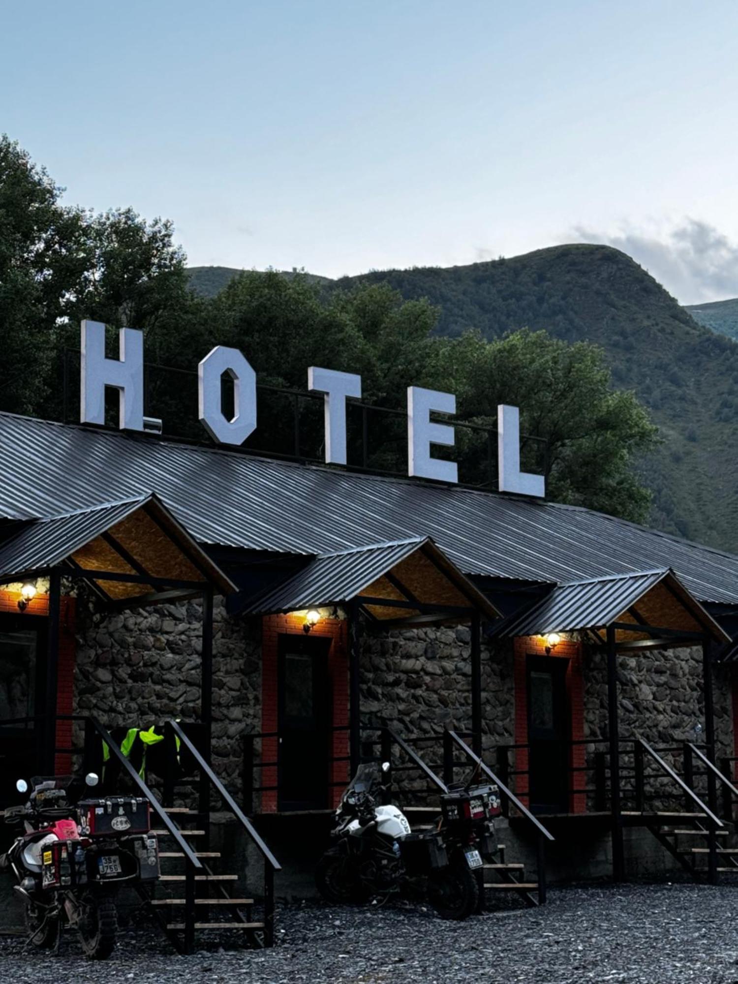 Hotel Pavilion Garden Kazbegi Exterior photo